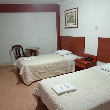 Hostal Bond Huaraz  Exterior photo
