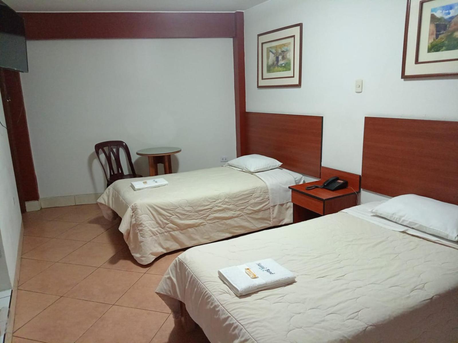 Hostal Bond Huaraz  Exterior photo