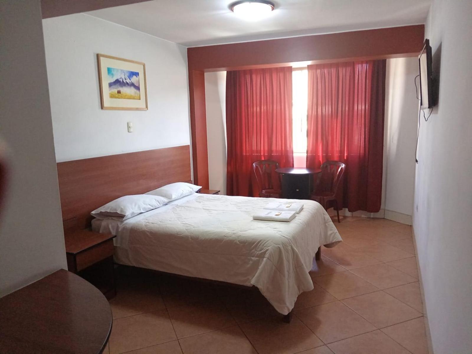 Hostal Bond Huaraz  Exterior photo